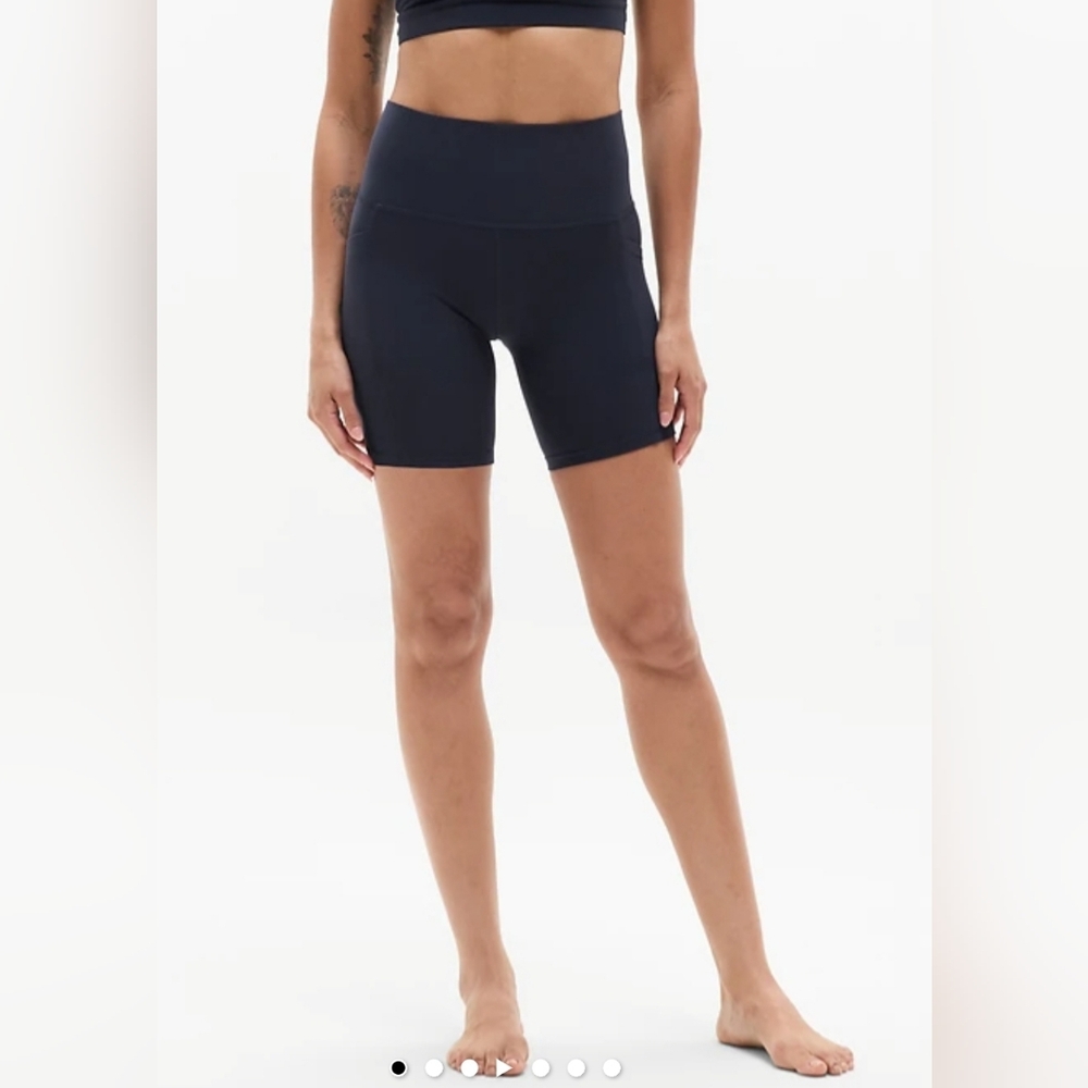 Athleta Ultimate Stash Pocket 9 Inch Shorts